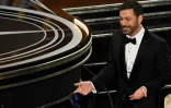 Le présentateur Jimmy Kimmel lors de la 89e cérémonie des Oscars le 26 février 2017 à Hollywood, Californie