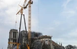 Grue géante installée sur le flanc sud de Notre-Dame, le 19 décembre 2019
