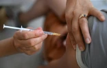 la vaccination, associée à une sensibilisation des personnes à risque et un isolement des cas contacts, a permis d'endiguer l'épidémie de mpox 2022