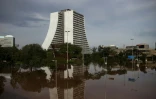 Une zone inondée du centre historique de Porto Alegre, dans l'Etat du Rio Grande do Sul, le 8 mai 2024 au Brésil