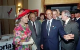 La reine Elisabeth II d'Angleterre lors d'une visite à Limassol, dans le sud-ouest de Chypre, le 20 octobre 1993