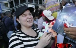 Dimanche 4 juin 2006-

Une centaine de fans attendaient à l'aéroport Roland Garros, la Réunionnaise Émilie et tous les autres membres de la Star Academy 5