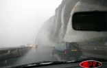 De la pluie, de la boue, et comme à l'accoutumée des habitations sinistrées.