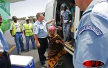 Plus de 8 000 Comoriens &quot;sans papiers&quot; ont été expulsés de Mayotte en 2004