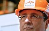 François Hollande avait revêtu un casque de protection lors d'une visite de l'usine le 26 septembre 2013