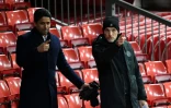 Le président Nasser al-Khelaïfi et son coach Thomas Tuchel assistant à une séance d'entraînement du PSG à Old Trafford, le 11 février 2019