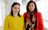 Fatima Ezzarhouni et Saliha Ben Ali, participent à une cérémonie de l' "école des mères" de l'ONG Femmes sans frontières, à Vienne le 8 mars 2016