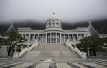 Le musée Cheon jung Gung de l'Eglise de l'Unification, un bâtiment néo-classique imposant, présente une ressemblance frappante avec le Capitole américain