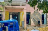 Un poste de police abandonné à Mekele, la capitale de l'Etat régional éthiopien du Tigré où les troupes des autorités rebelles quittent la ville en masse, le 3 octobre 2026