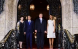 Donald Trump et Shinzo Abe aux côtés de leurs épouses, le 18 avril 2018, à Mar-a-Lago en Floride