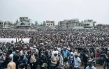Des habitants rassemblés au "stade de l'unité" à Goma, le 6 février 2025 en RDC