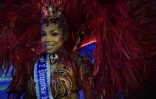 Une reine de samba lors du défilé du carnaval au sambodrome de Rio de Janeiro, le 23 avril 2022
