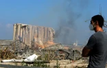 Le port de Beyrouth et les silos de grains le 5 août 2020 au lendemain de la double explosition qui a devasté la ville