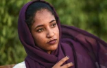 La Soudanaise Alaa Salah, une des icônes de la révolution au Soudan, durant une interview à Khartoum le 24 avril 2019