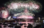 Le feu d'artifice qui a embrasé le ciel au dessus de l'opéra de Sydney le 1er janvier 2016