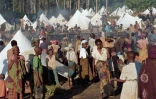 Des Tutsis déplacés dans un camp de réfugiés de Kabgayi, au sud de Kigali, au Rwanda, le 28 mai 1994 