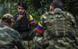 Enrique, un combattant des Farc qui a perdu un bras dans un bombardement, dans le camp de la rébellion de la vallée de Magdalena Medio, en Colombie, le 18 février 2016