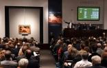 Vue de la salle chez Christie's à New York le 9 novembre 2015 lors de la mise aux enchères du tableau de Modigliani "Nu couché"