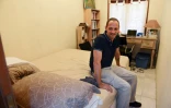 Le Français Michaël Blanc, arrêté à Bali en 1999 avec de la drogue et lourdement condamné, dans sa chambre, le 21 janvier 2014 à Jakarta
