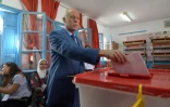 Le candidat à la présidentielle Kais Saied, un indépendant, vote lors des législatives du 6 octobre 2019 à Tunis