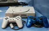 Une console de jeux Sony PlayStation 1 de la collection Charles Cros exposée à la Bibliothèque nationale de France (BnF), le 4 août 2022 à Paris