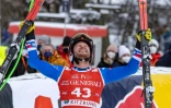 La joie du Français Blaise Giezendanner, 3e de la descente de Kitzbühel, comptant pour la Coupe du monde de ski alpin, le 21 janvier 2022