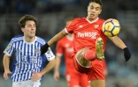 L'attaquant français de Séville, Ben Yedder (d), lors d'un match de Liga face à la Real Sociedad, au stade Anoeta de San Sebastian, le 20 décembre 2017