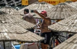 La plage de Caddebostan du côté asiatique d'Istanbul, le 28 juillet 2022