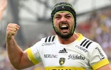 La joie du flanker rochelais Grégory Aldritt, après l'essai marqué par le talonneur Pierre Bourgarit face à Leinster, lors de la finale de la Coupe d'Europe, le 28 mai 2022 au Stade Vélodrome à Marseille