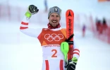 L'Autrichien Marcel Hirscher célèbre sa victoire sur le combiné, à Pyeongchang, le 13 février 2018