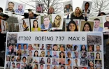 Des proches de victimes du crash d'un Boeing 737 MAX 8 en Ethiopie en mars 2019, manifestent le 10 mars 2023 à Arlington (Virginie)