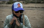 Une mère participe aux fouilles organisées par un groupe de recherche de disparus à Tepotzotlan, au Mexique, le 13 mars 2026