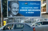 Le milliardaire américain George Soros sur une affiche à Szekesfehervar en Hongrie le 6 juillet 2017