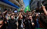 Des Palestiniens manifestent dans les rues de Ramallah, en Cisjordanie occupée par Israël, le 31 juillet 2024, après l'annonce de l'assassinat du chef du Hamas en Iran