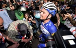 Le Français Julian Alaphilippe (Quick-Step) savoure sa victoire à la Flêche wallonne, le 18 avril 2018 à Huy