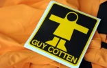 Le logo de Guy Cotten, dans l'usine de la compagnie à Concarneau, dans l'ouest de la France, le 21 avril 2016