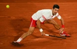 Le Serbe Novak Djokovic face à l'Espagnol Rafael Nadal en demi-finale de Roland-Garros, le 11 juin 2021
