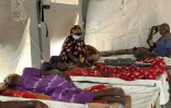 Malades du choléra dans une unité spécialisée dans les camps de réfugiés de Tawila, dans l'ouest du Soudan, le 12 août 2025