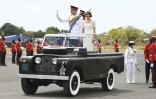 Le prince William et Catherine, duchesse de Cambridge, lors d'une parade militaire à Kingston, le 24 mars 2022 à la Jamaïque