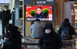 Une télévision d'une gare de Séoul diffuse des images du dirigeant nord-coréen Kim Jong Un au 8e congrès du Parti des travailleurs à Pyongyang, le 6 janvier 2021