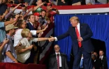 Donald Trump lors de son arrivée sur scène à Greenville le 17 juillet 2019