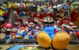 Des peluches de l'univers "Super Mario", le 19 août 2025 chez le collectionneur Kikai, à Mishima, au Japon