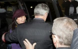 Meng Wanzhou (g), directrice financière de Huawei, arrive à la Cour suprême de Vancouver, le 6 mars 2019 au Canada