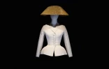 L'une des premières robes créées par Christian Dior, pour sa collection Corolle de 1947, exposée au Brooklyn Museum de New York le 7 septembre 2021