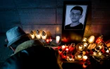 Des bougies devant une photo du journaliste assassiné Jan Kuciak, le 26 février 2018 à Bratislava, en Slovaquie