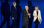 Le secrétaire d'Etat américain John Kerry (g), les chefs de la diplomatie iranienne Mohammad Javad Zarif et européenne Federica Mogherini, le 2 avril 2015 à Lausanne 