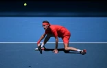 Le Grec Stefanos Tsitsipas face à l'Américain Alex Michelsen au premier tour de l'Open d'Australie, à Melbourne, le 13 janvier 2025