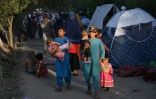 Des familles, ayant fui les combats entre talibans et forces de sécurité afghanes à Kunduz, Takhar et Baghlan, installées dans un campement à Kaboul, le 11 août 2021