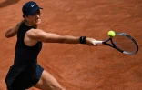 La Bélarusse Victoria Azarenka face à la Danoise Clara Tauson au 2e tour du tournoi de Roland-Garros, le 2 juin 2021