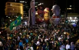 Des manifestants pour la destitution de Dilma Rousseff à Sao Paulo, le 12 mai 2016